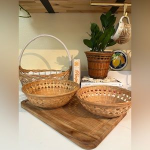 S/2 vintage woven nesting baskets